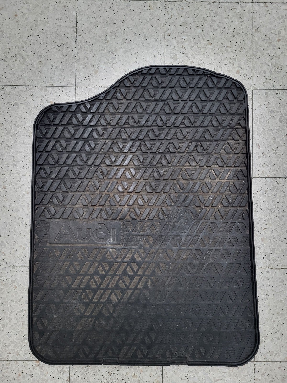 Audi, hoogwaardig rubber, bestuurderszijde. 60x45cm, Ophalen of Verzenden, Gebruikt