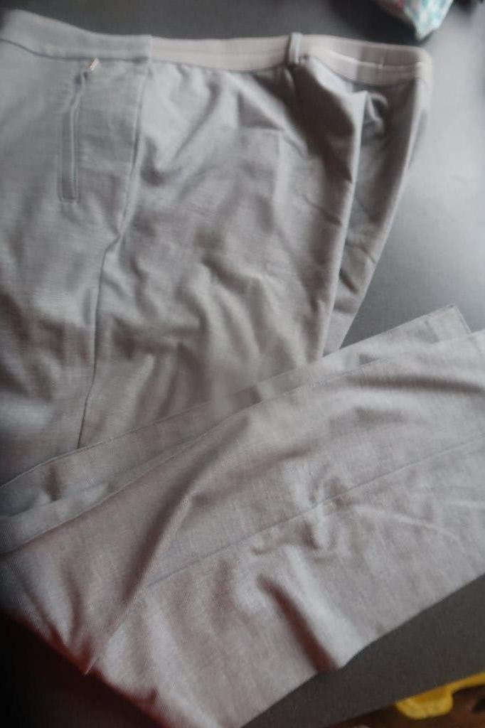grijs gespikkelde lange broek maat 52, Kleding | Dames, Grote Maten, Ophalen of Verzenden, Grijs, Gedragen, Broek of Spijkerbroek