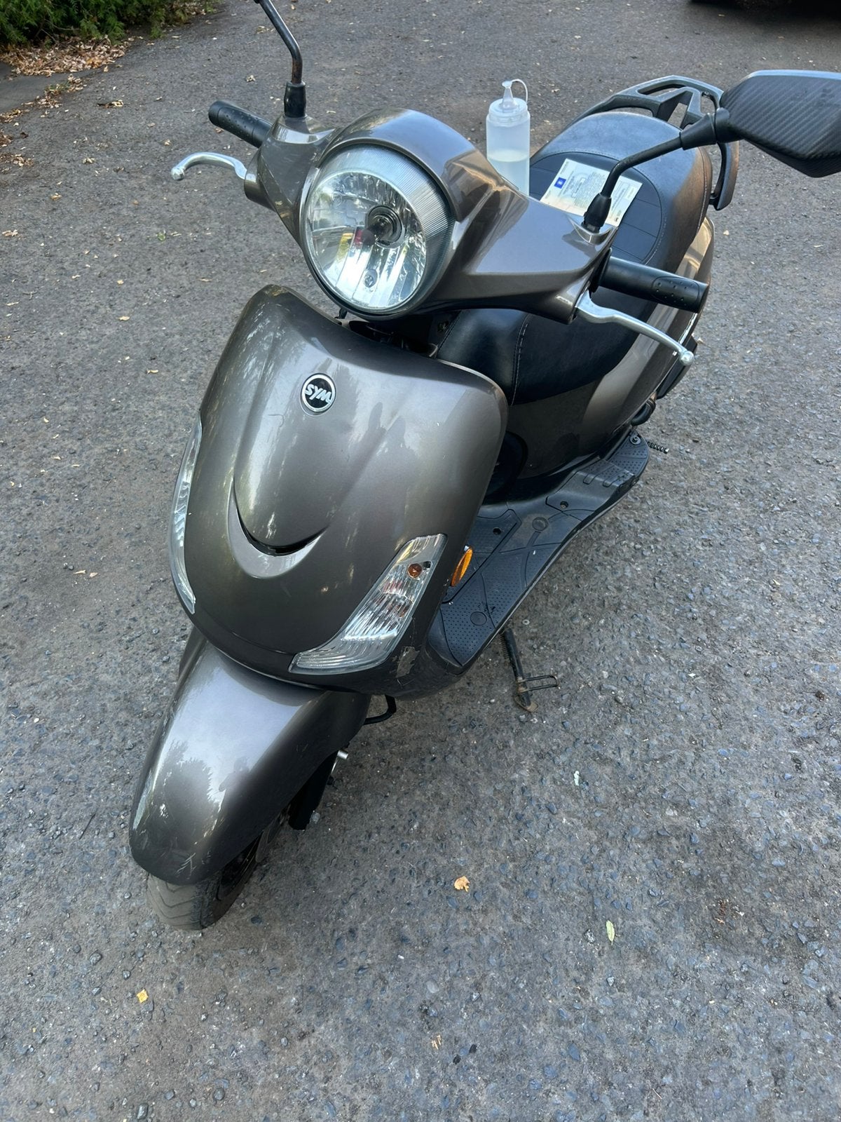 SYM Fiddle jaren 50, Fietsen en Brommers, Ophalen, Klasse A (25 km/u), Zo goed als nieuw, Benzine