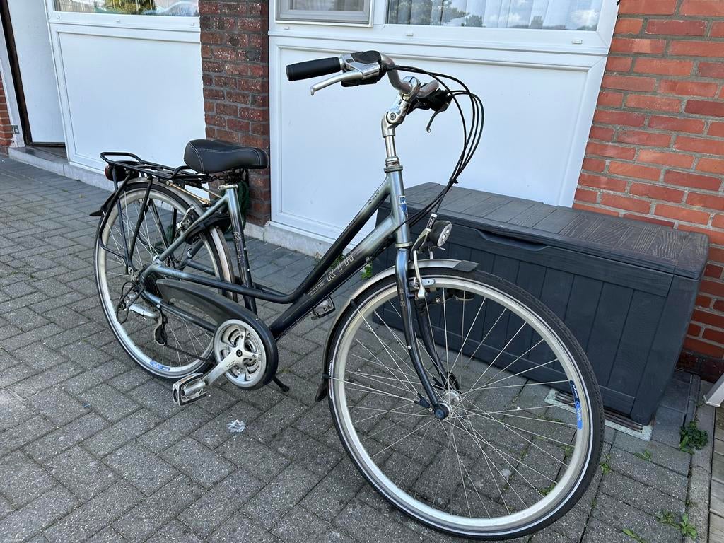 Dames fiets 28 inch, Ophalen, Zo goed als nieuw, Versnellingen