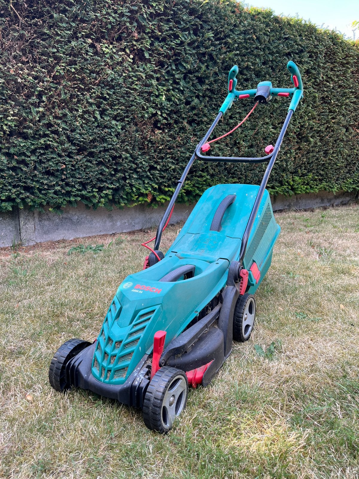 Bosch, elektrische grasmaaier ARM34, Tuin en Terras, Ophalen, Cirkelmaaier, Gebruikt, Elektrische grasmaaier