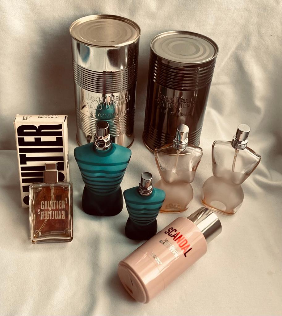 Coll. de bouteilles et boîtes vides de Jean Paul Gaultier, Enlèvement ou Envoi, Utilisé