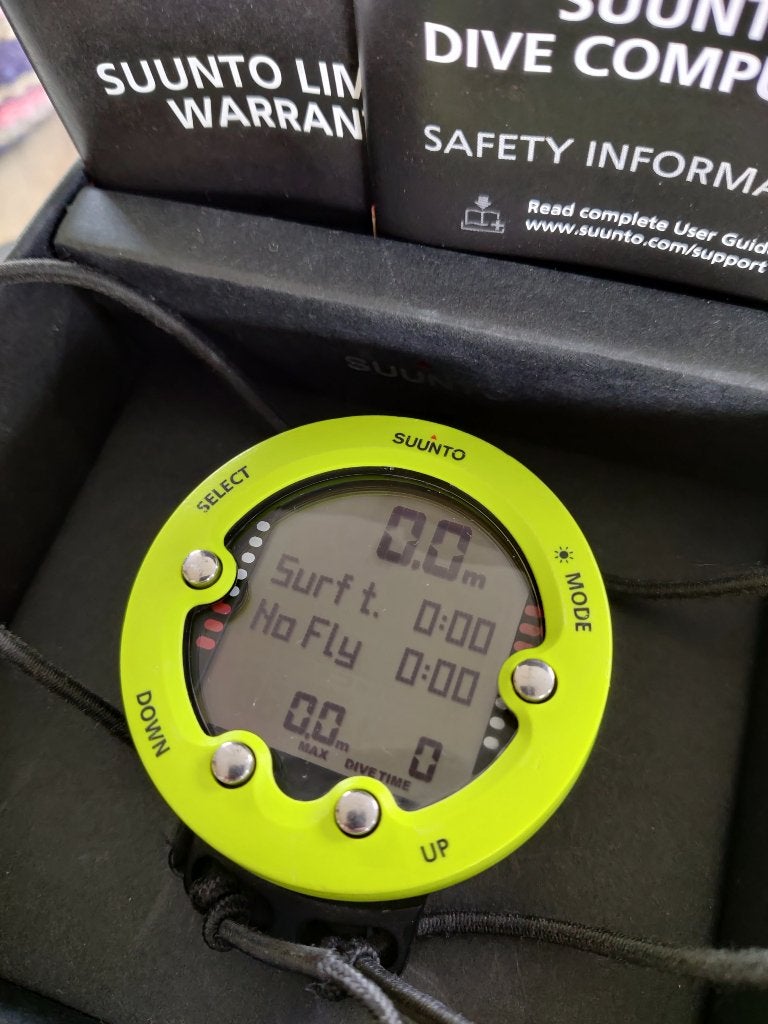 Duikcomputer Suunto Zoop Novo + accessoires, Ophalen, Zo goed als nieuw, Duikcomputer