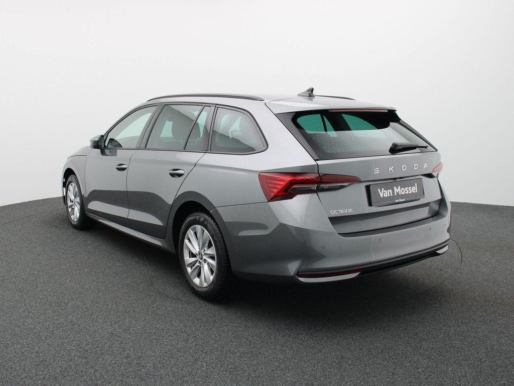 Skoda Octavia Combi 1.5 TSI eTec 110kW DSG7 SELECTION, Argent ou Gris, Achat, Entreprise, Entretenue par le concessionnaire