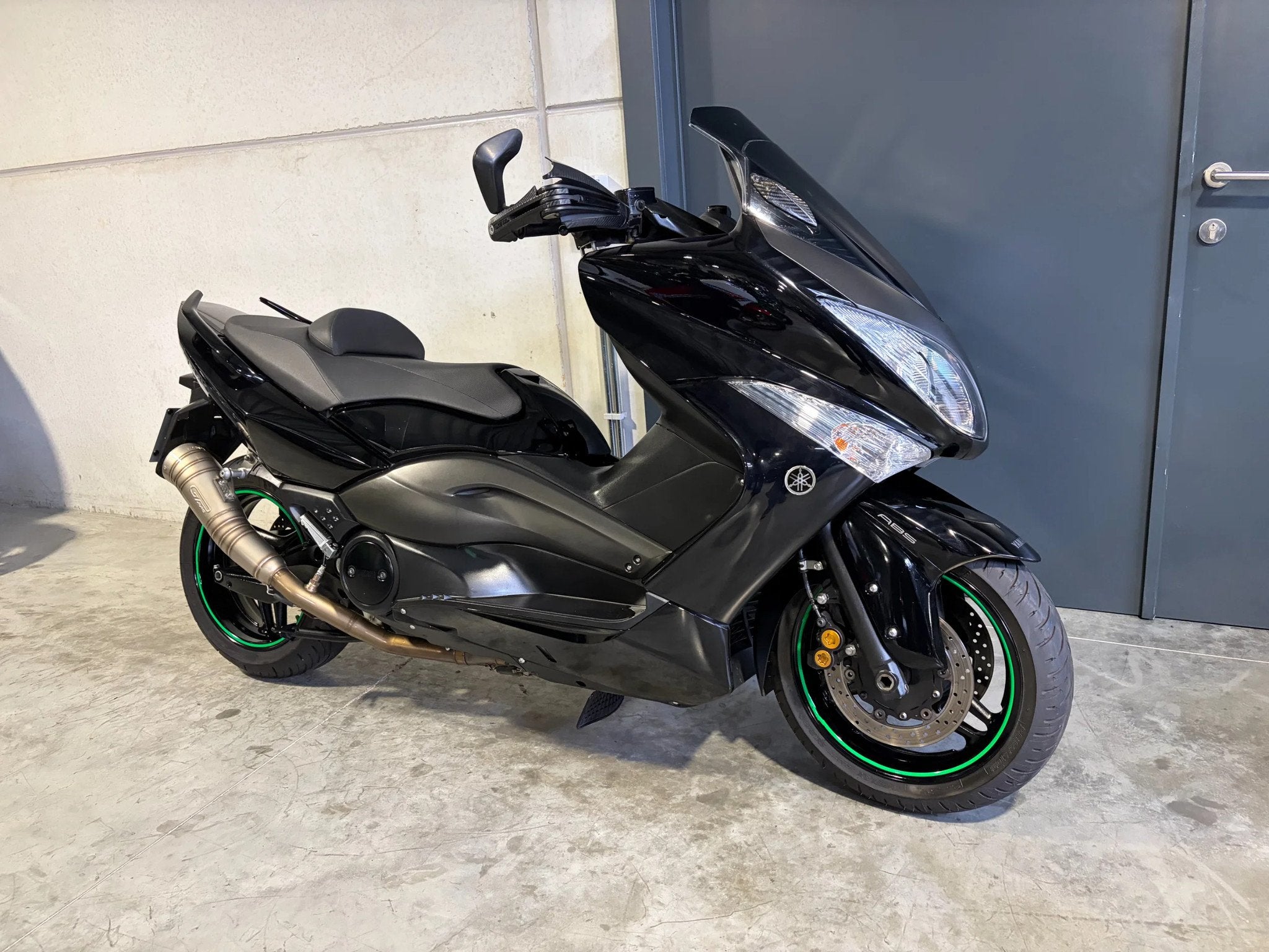 Yamaha Tmax 500 met sportuitlaat (bj 2009), Motoren, Motoren | Yamaha, Scooter, Bedrijf, 12 t/m 35 kW, 500 cc
