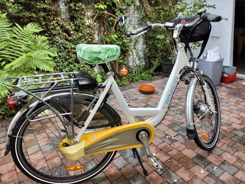 Elektrische damesfiets, Fietsen en Brommers, 59 cm of meer, Ophalen, Gebruikt, 50 km per accu of meer