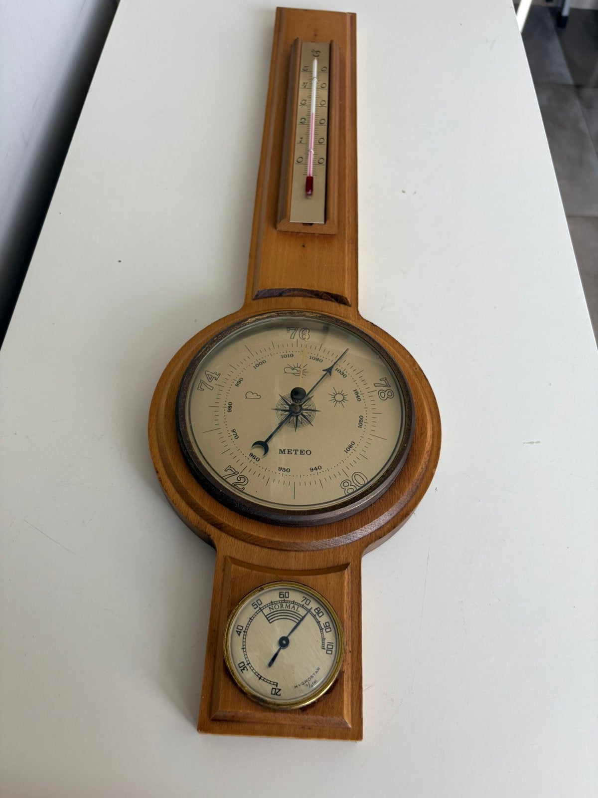 Ancien baromètre/thermomètre (57/17 cm), TV, Hi-fi & Vidéo, Stations météorologiques & Baromètres, Enlèvement ou Envoi, Comme neuf