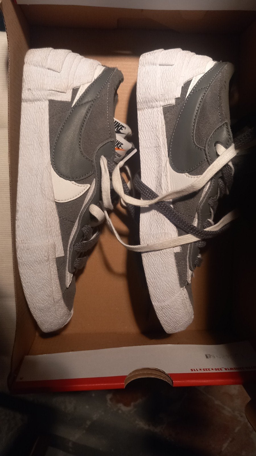 Nike 38 5, Enlèvement