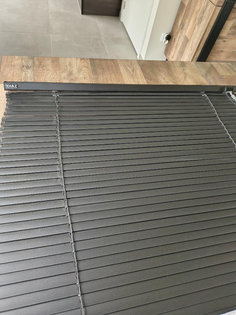 Lamellen Diaz voor raamkozijn, Ophalen, Zwart, 50 tot 100 cm, Zo goed als nieuw