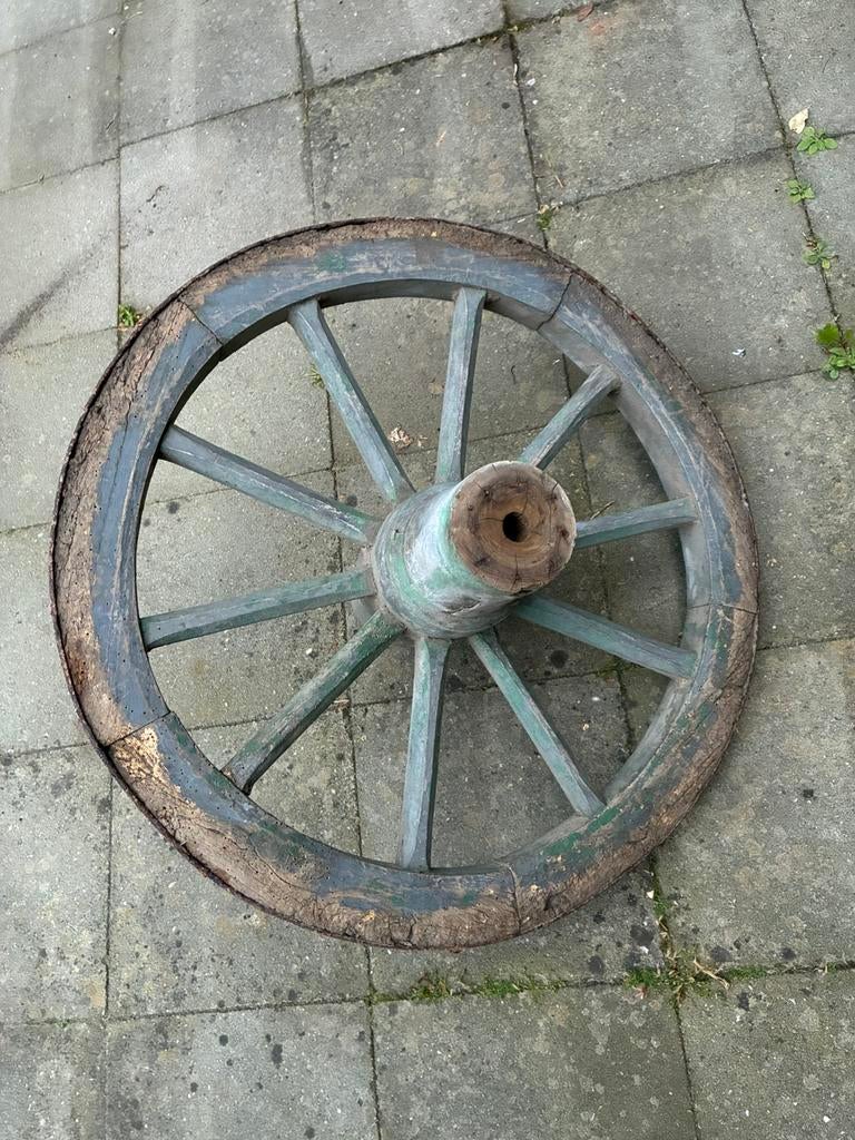 Roues de chariot, Enlèvement
