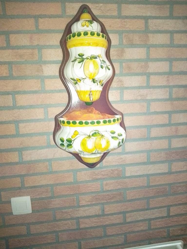 Fontaine mural provençal, Enlèvement