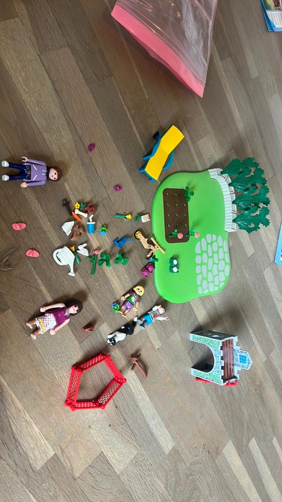 PLAYMOBIL SuperSet Familietuin - 70010, Kinderen en Baby's, Speelgoed | Playmobil, Ophalen of Verzenden, Zo goed als nieuw