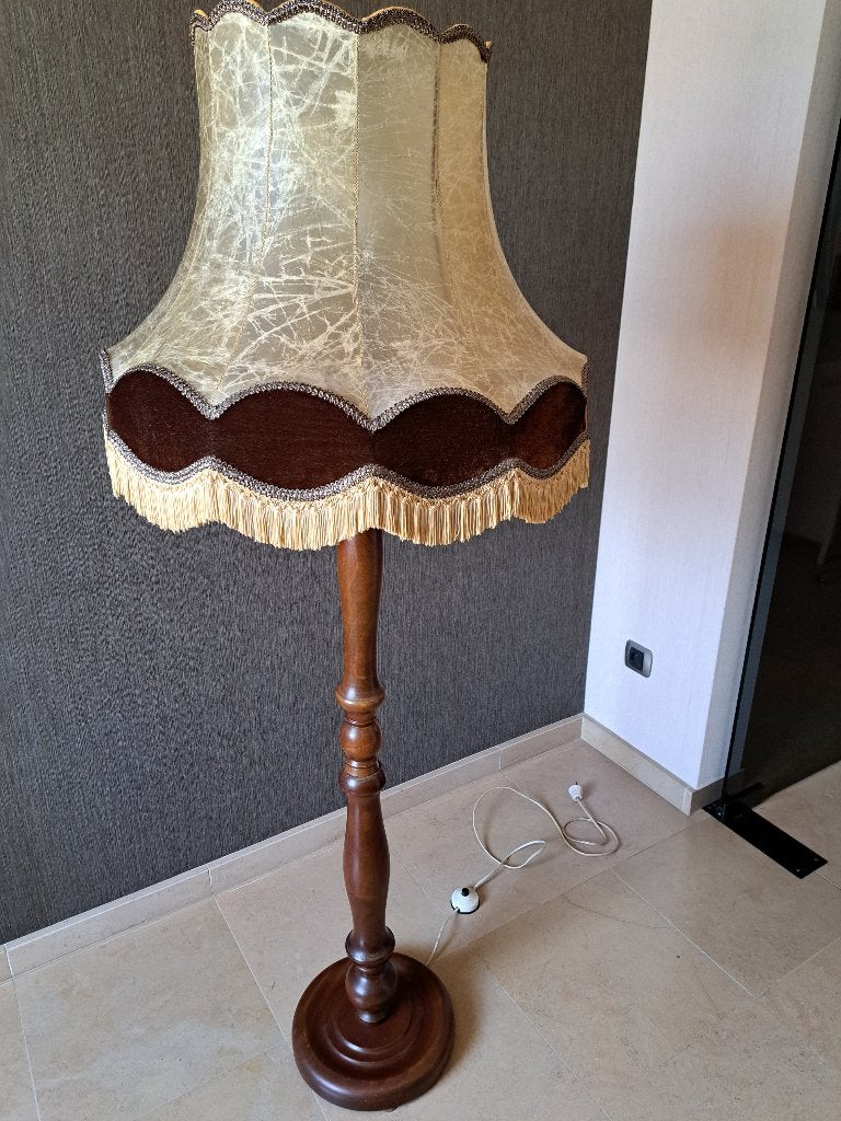 staande lamp/vloerlamp van oma,met voetschakelaar. werkt nog, Ophalen, Gebruikt