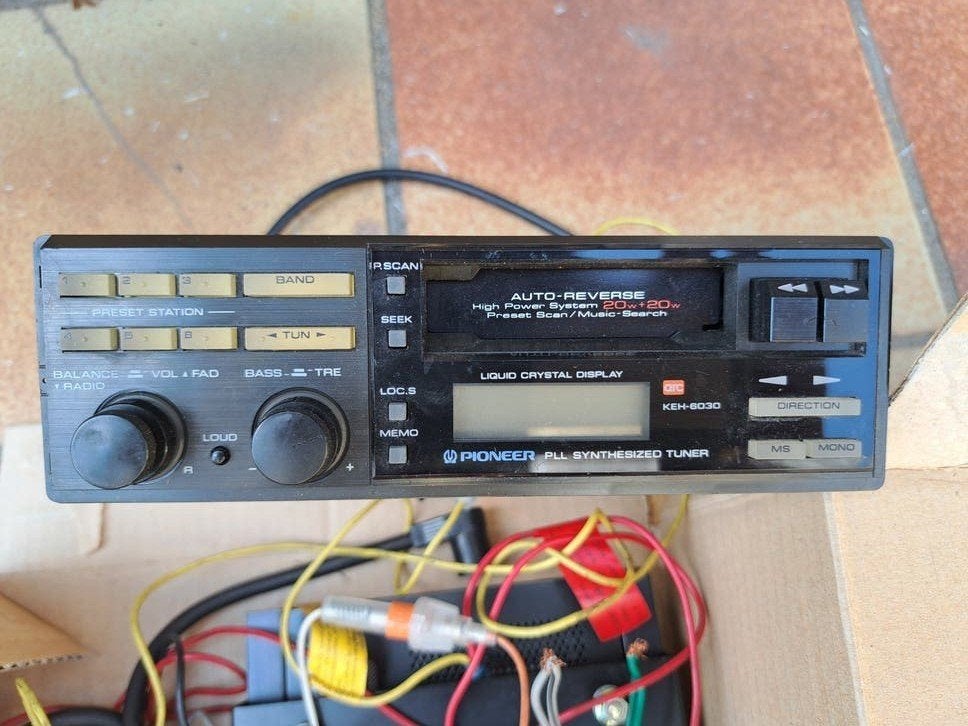 Pioneer cassette autoradio + versterker, Ophalen