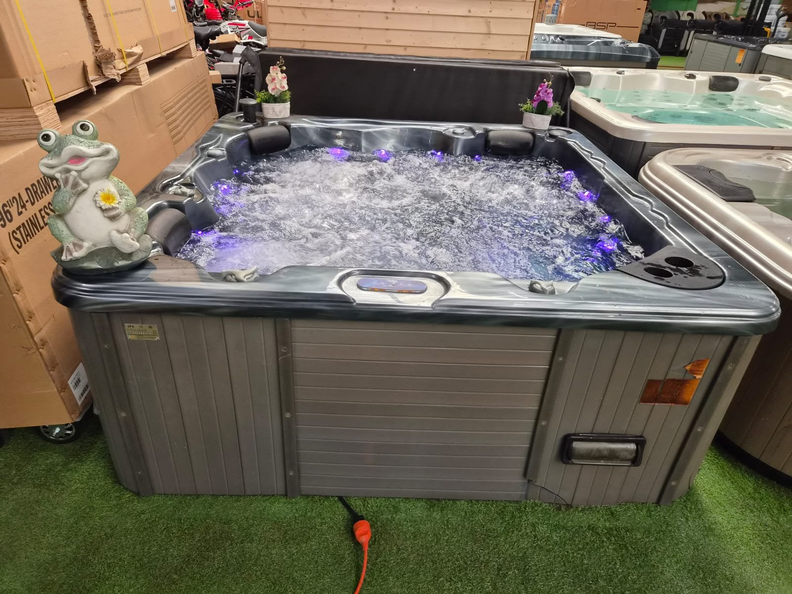 Balboa jacuzzi 5 persoons – 2 ligplaatsen – €3.350, Ophalen of Verzenden