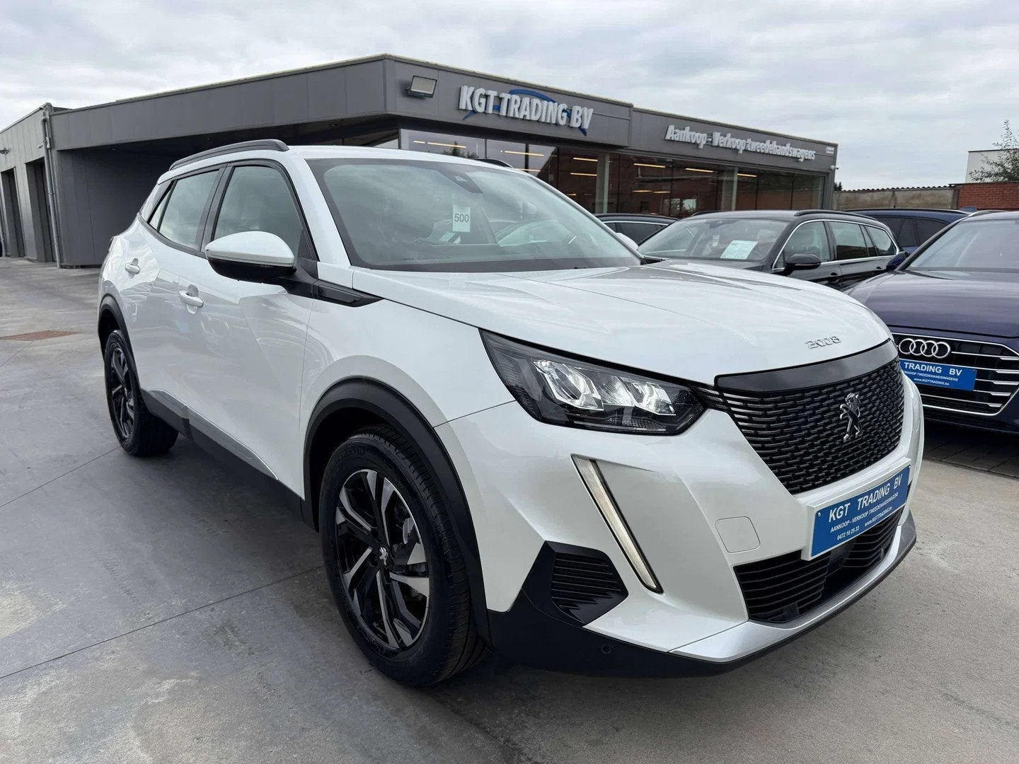 Peugeot 2008 1.2i ALLURE NAVIGATIE LEDER CAMERA CARPLAY FULL, 1263 kg, Gebruikt, Euro 6, 1199 cc