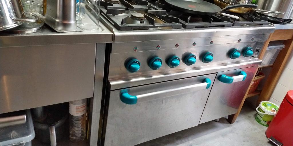 Cuisiniere 6 bec gaz MBM, Enlèvement, Utilisé, Cuisinière, Friteuse et Grils
