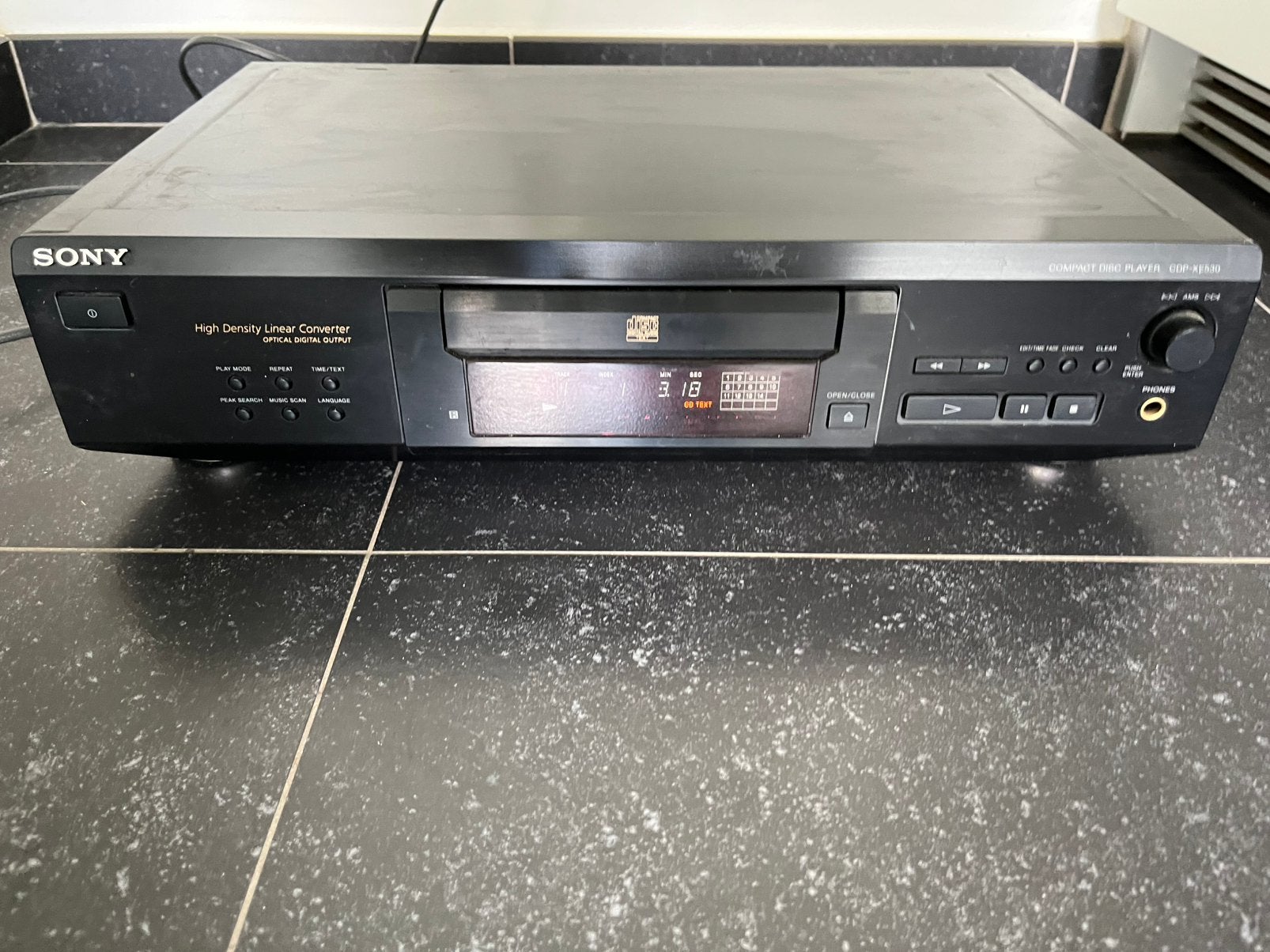 Lecteur CD Sony CDP-XE530 fiable et de haute qualité, Enlèvement, Comme neuf, Sony
