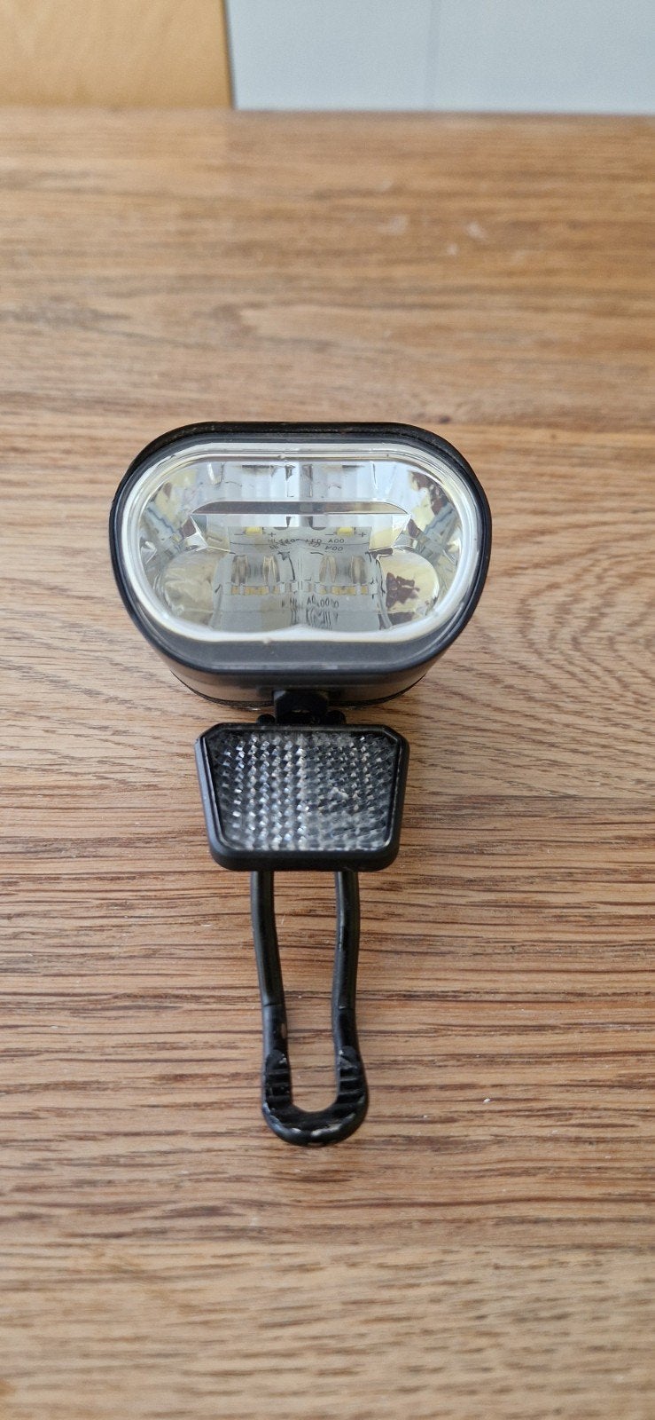 Spanninga Axendo 60 Xdas Koplamp LED Dynamo - Zilvergrijs, Fietsen en Brommers, Ophalen of Verzenden, Batterij