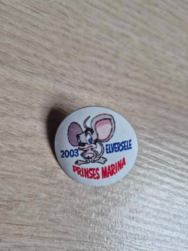 Carnaval pin Elversele Prinses Marina 2003, Enlèvement ou Envoi
