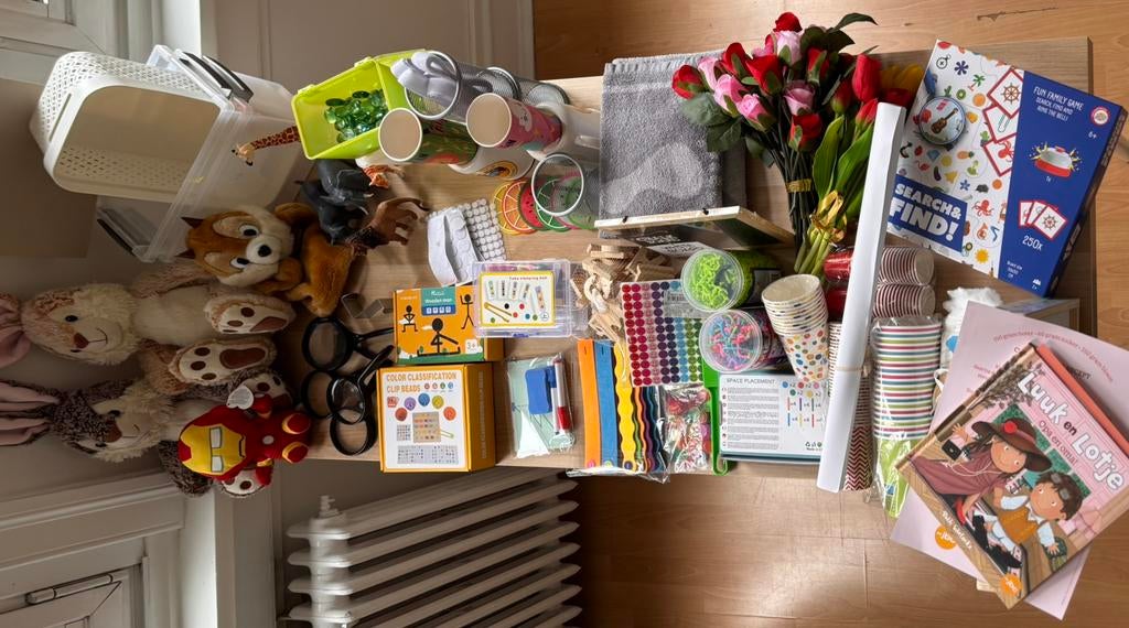 Grote verkoop kleuterspullen – wegens stopzetting studie, Hobby en Vrije tijd, Ophalen, Knutselmateriaal