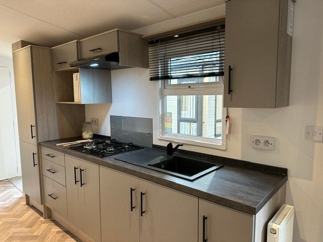 Retreat 900x370/2, Caravans en Kamperen, Tot en met 4