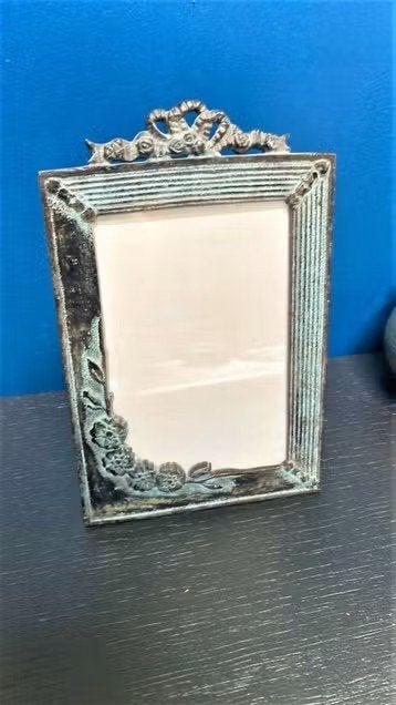 Magnifique ancien porte photo en métal sous vitre, Enlèvement