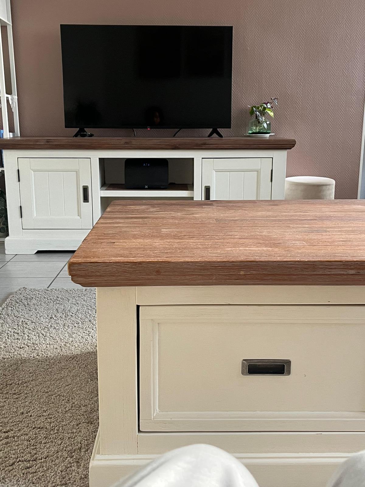 Meuble tv plus table, Maison & Meubles, Armoires | Mobilier de télévision, Enlèvement, Comme neuf