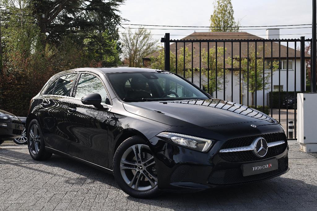 Mercedes-Benz A 180 CDI Automaat | Widescreen | Camera, Automaat, Leder en Stof, Zwart, Bedrijf