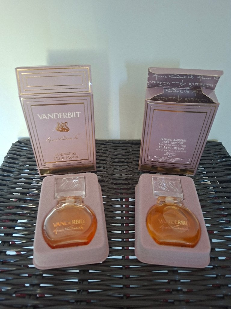 2 vintage parfum miniaturen Vanderbilt, Verzamelen, Overige Verzamelen, Ophalen, Nieuw