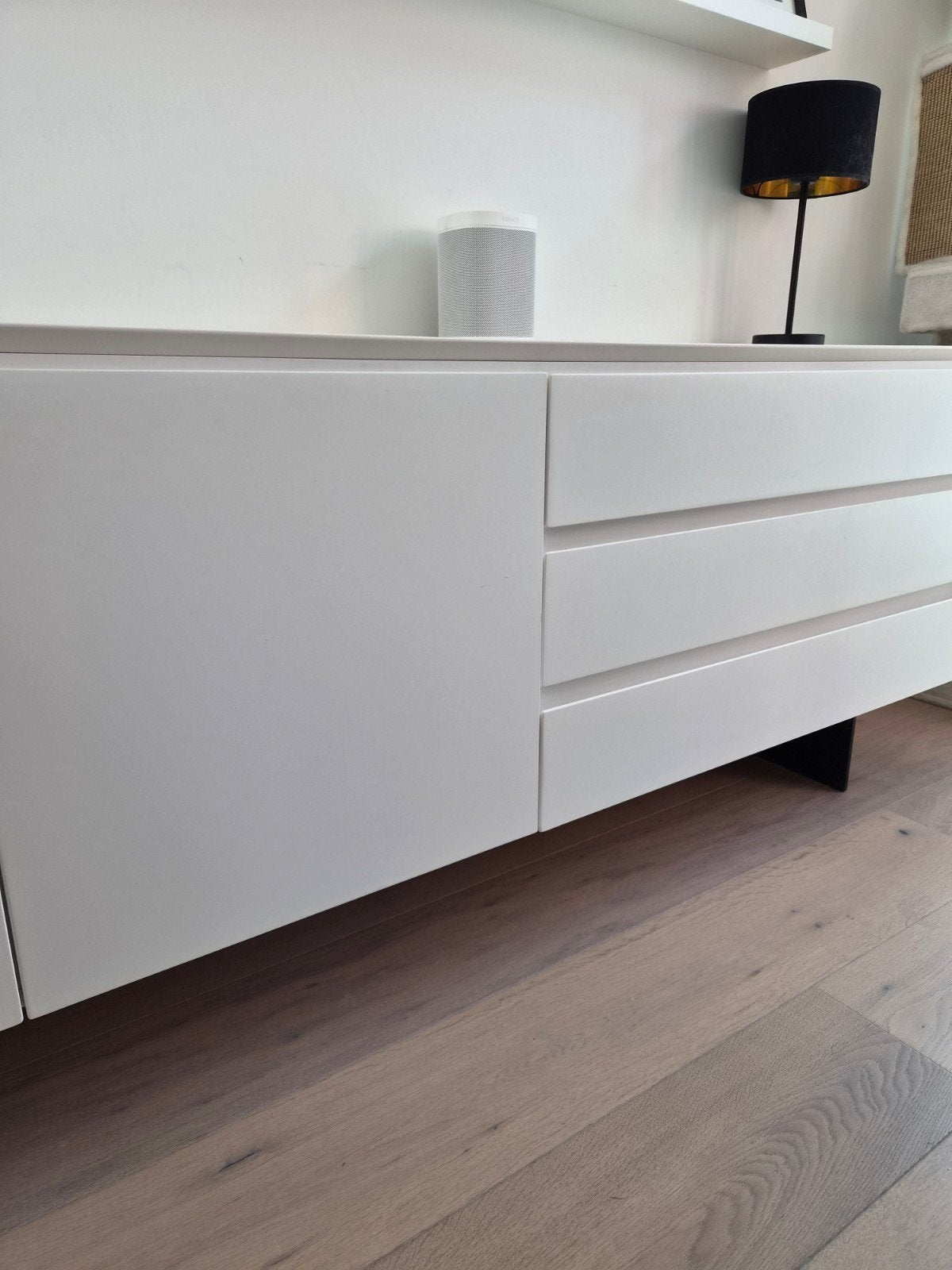 Moderne dressoir, Ophalen