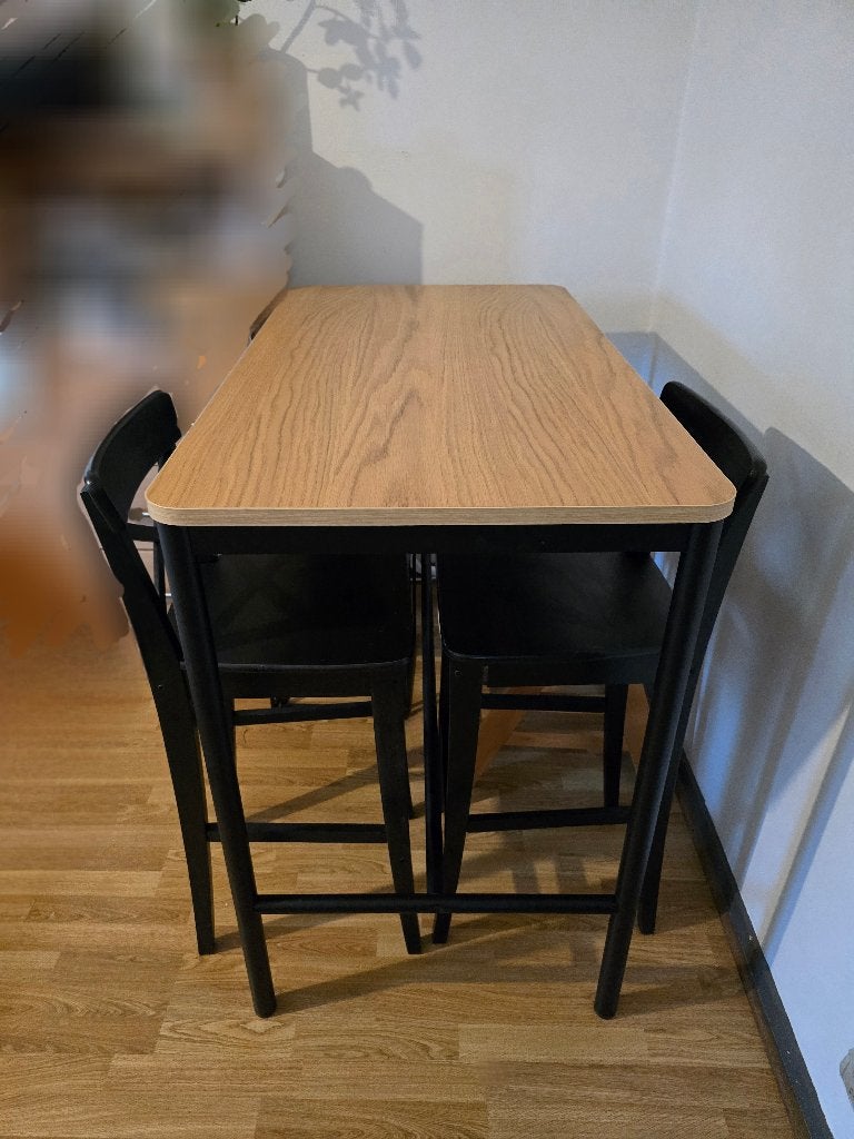 Table haute IKEA + 2 chaises, Enlèvement, Utilisé