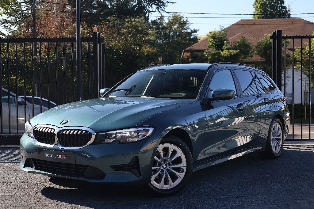 BMW 318 2.0i Break | Cockpit | Led | Leder | Cruise, Autos, BMW, Cuir, Argent ou Gris, Achat, Entreprise