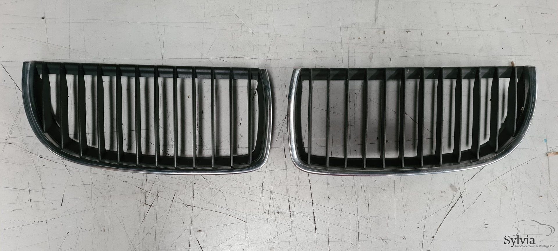 Nieren set Grille met chroomraam en zwarte strepen BMW 3 ser, -, Utilisé, -, -
