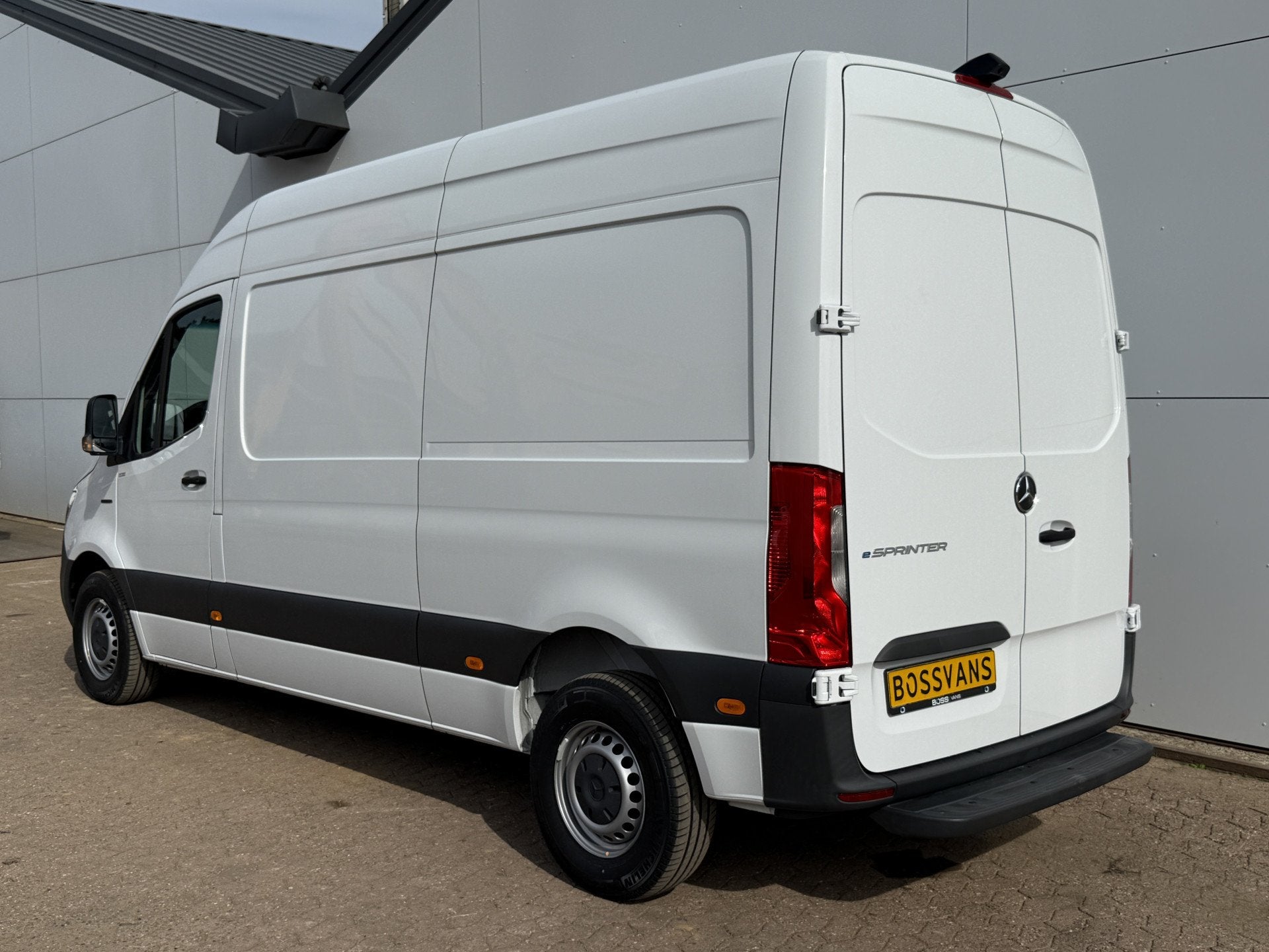 Mercedes-Benz eSprinter 312 55kWh L2H2 Elektrisch 168 km WLT, Autos, Achat, Entreprise, 3 places, 116 ch