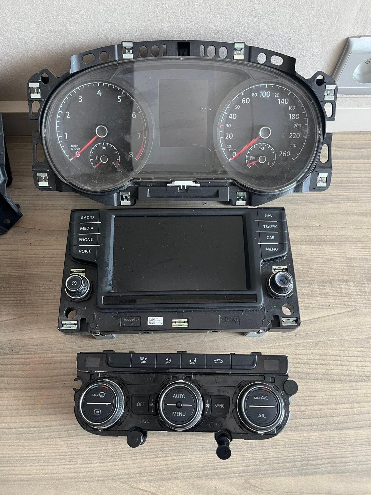 Réglage horloge avec compteur VW T6 + écran + climatronic, Enlèvement, Comme neuf