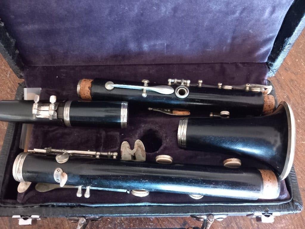 Noblet Artist, Bes-klarinet, Ophalen of Verzenden, Zo goed als nieuw, Met koffer
