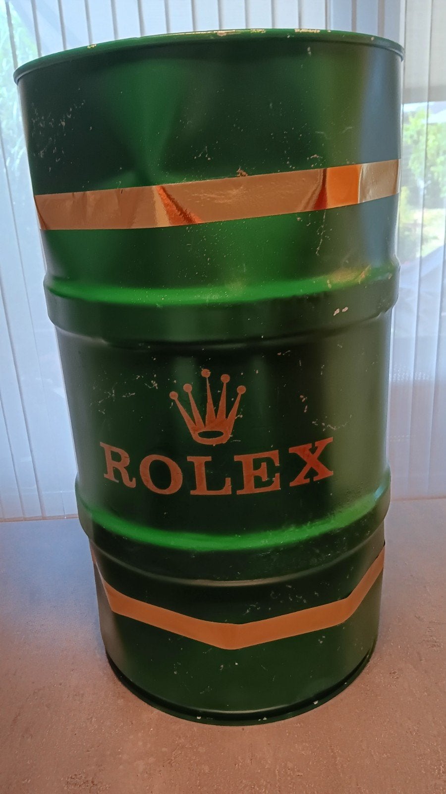 Street art Rolex barrel, Huis en Inrichting, Tafels | Statafels, Ophalen