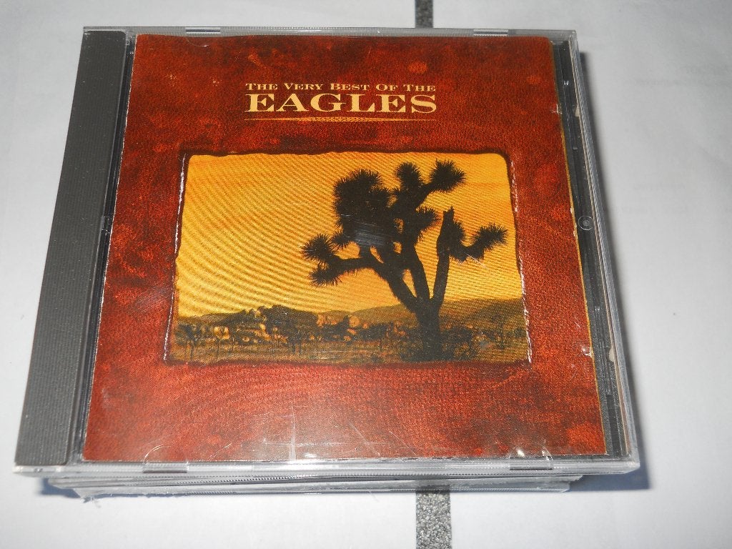 CD - THE EAGLES - THE VERY BEST OF, Cd's en Dvd's, Pop, Ophalen of Verzenden, Zo goed als nieuw, Verzamelalbum