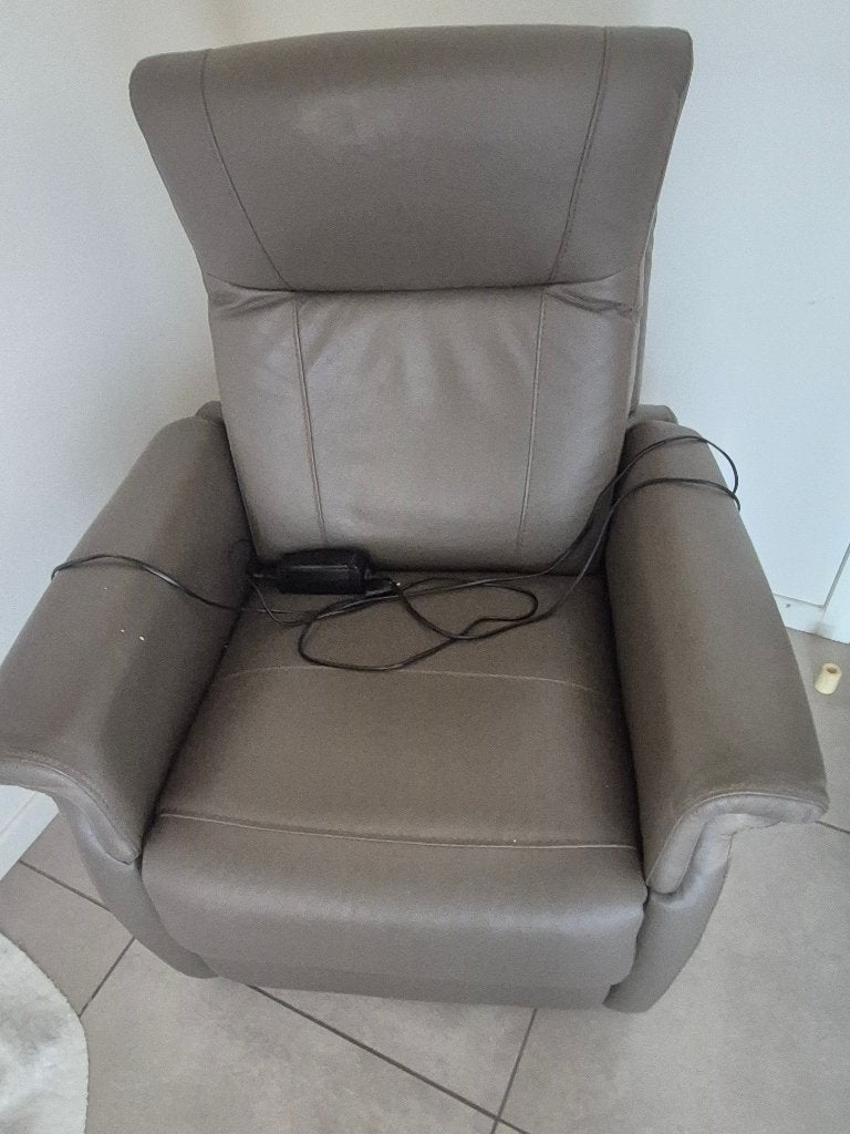Relaxzetel, Ophalen, Minder dan 75 cm, Leer, Zo goed als nieuw