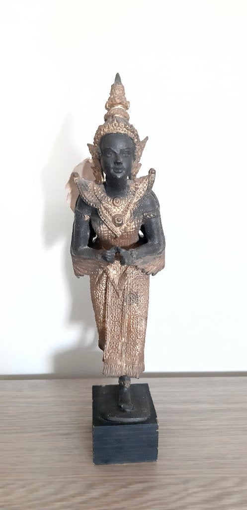 Thaïse Thepanom, Ophalen