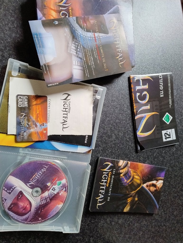 Boitier et CD Diablo 2 et 3 Guild Wars 2 Nightfall Factions, Enlèvement ou Envoi, Utilisé, Autres genres