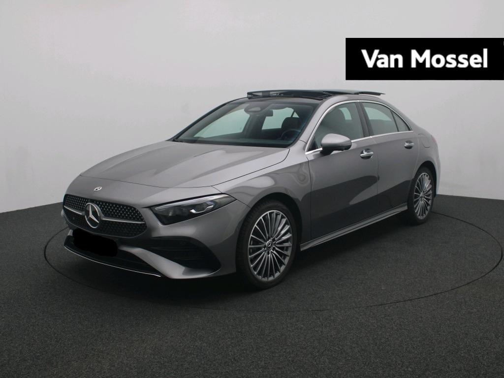 Mercedes-Benz A-klasse 250 e STAR EDITION + AMG LINE + PANO, Auto's, 4 deurs, Stof, Gebruikt, Zwart