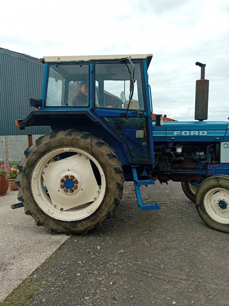 Tractor Ford 560, Enlèvement, Ford