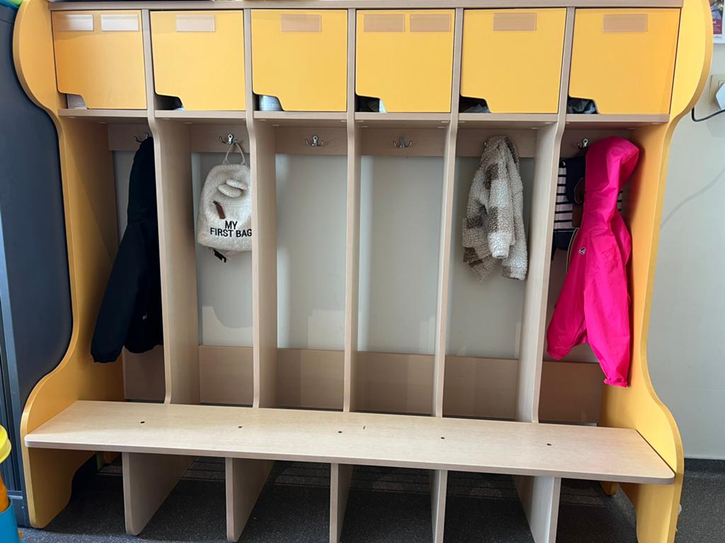 Opbergmeubel, Huis en Inrichting, Ophalen, Gebruikt, Overige materialen, Met deur(en)