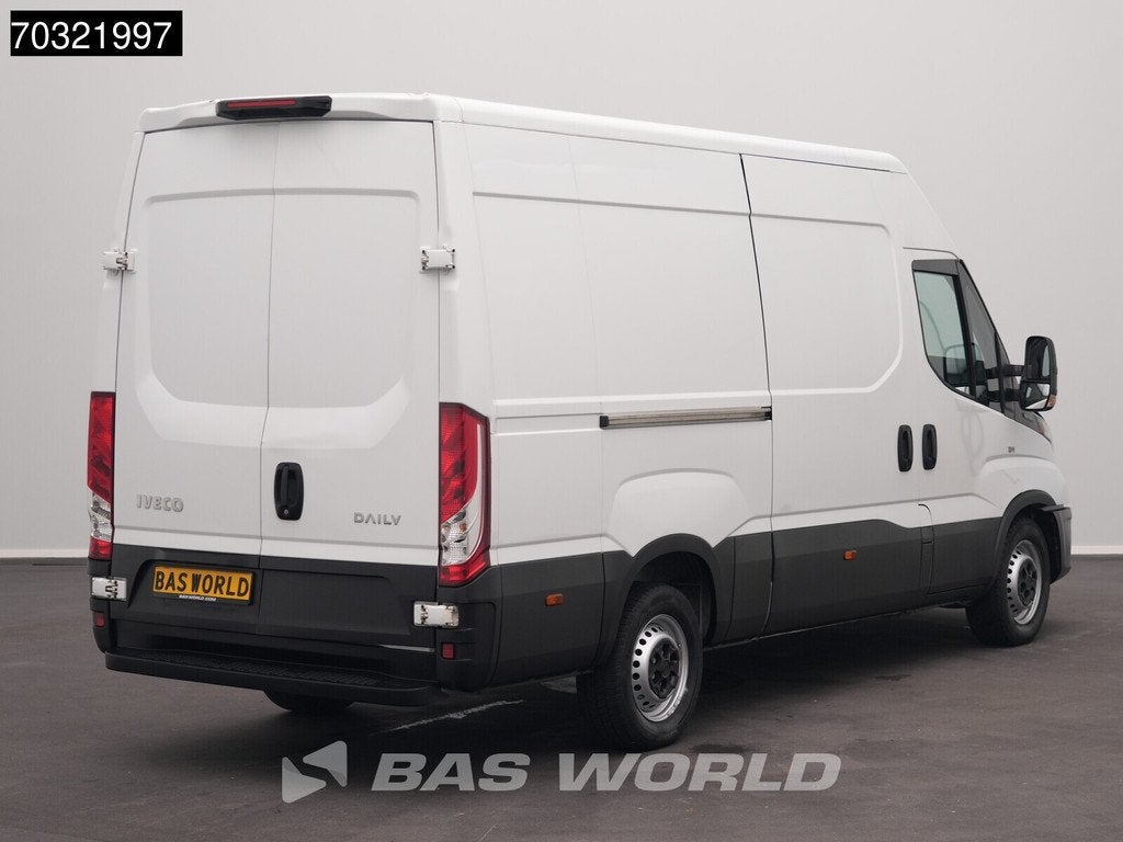 Iveco Daily 35S14 L2H2 Airco Cruise 3.5t Trekgewicht Euro6 L, Auto's, Stof, Gebruikt, Euro 6, Iveco