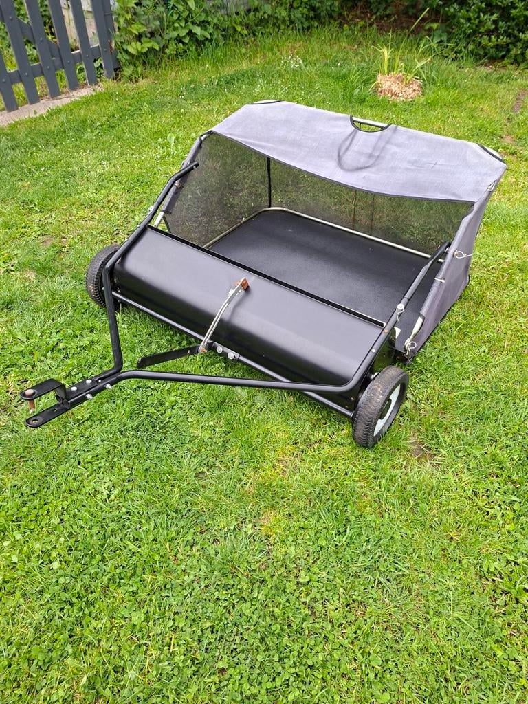 Balai ramasseur tracteur tondeuse, Enlèvement