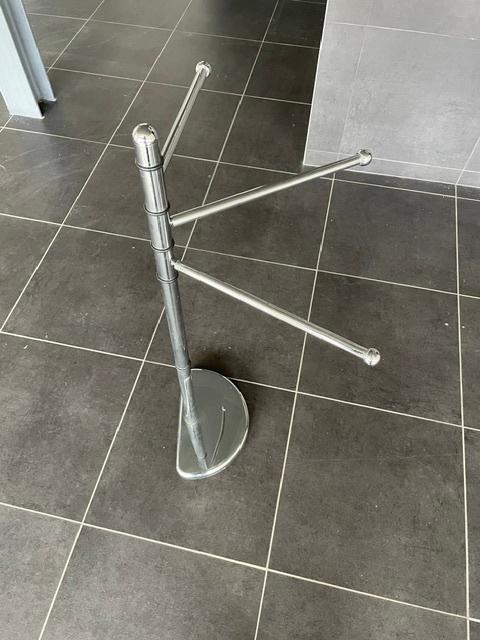 kledingrekje, Ophalen, Zo goed als nieuw