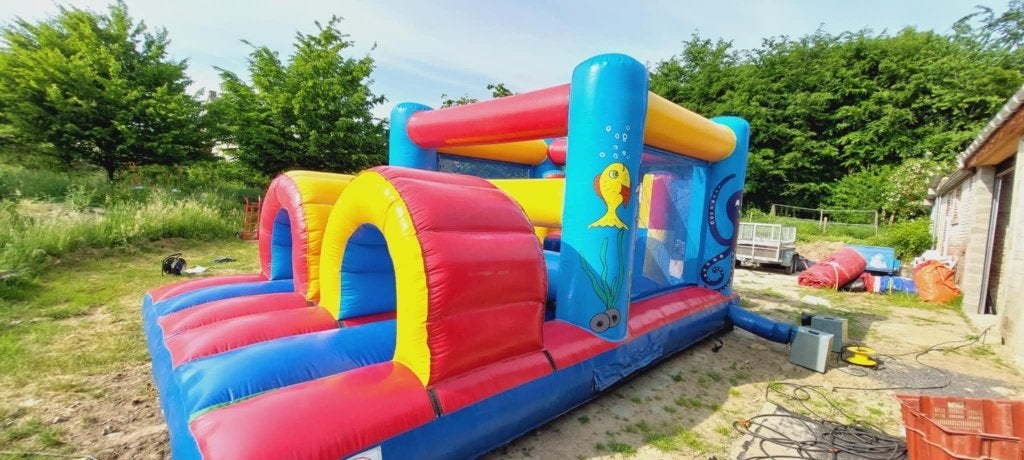 LOCATION: Château gonflable Dauphin Obstacles, Enlèvement, Utilisé