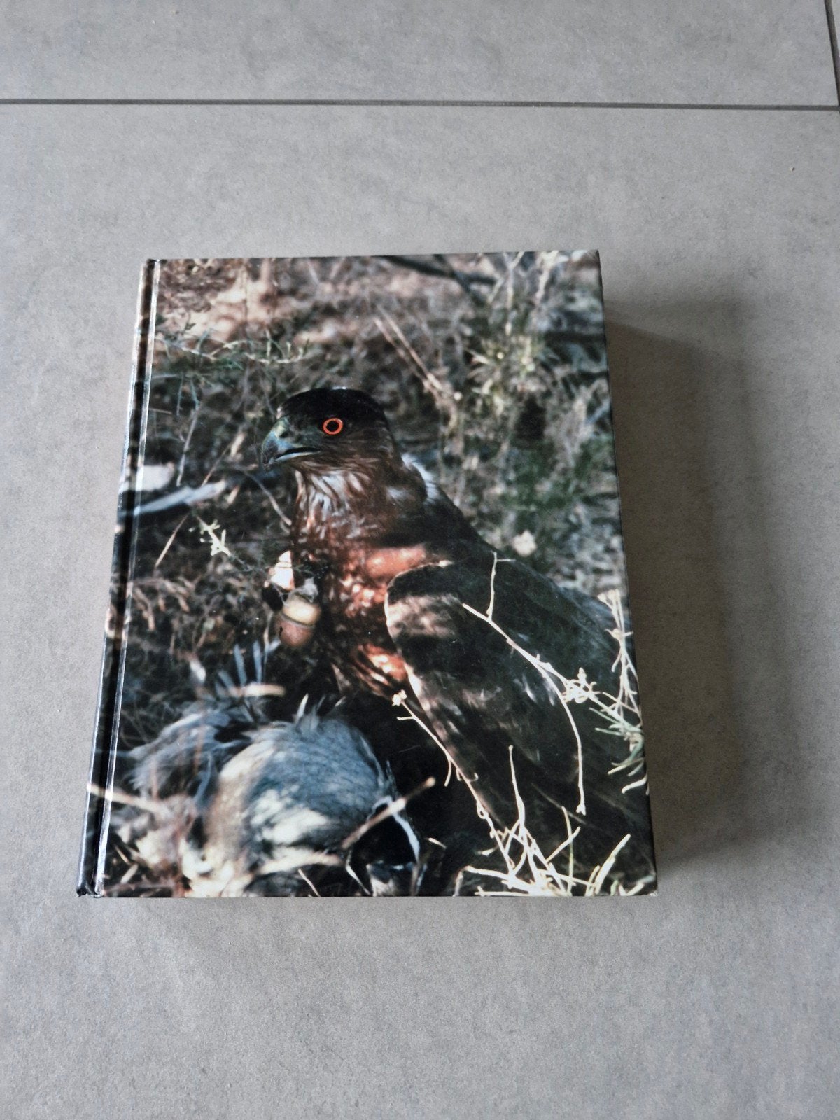 Desert Hawking with a little help ..., Boeken, Ophalen of Verzenden, Gelezen, Vogels, Diverse auteurs